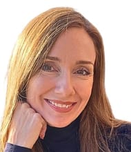 Hege LARSEN, Commercieel agent