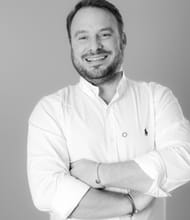 Sébastien LACOUR, Agente commerciale
