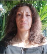 SABINA DERVIEUX, Commercieel agent