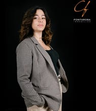JULIE BRUNEAUX, Commercieel agent