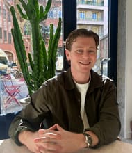 Tom BONONI, Commercieel agent
