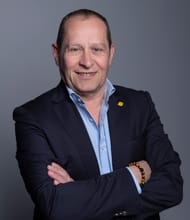 Denis BECHET, Eigenaar