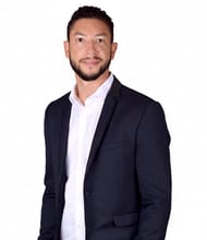 Grégory MONDONGUE, Consulente