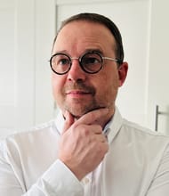 Michael PETERS, Agenciebeheerder