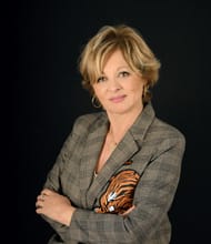 Cathy GIRARD, Consulente