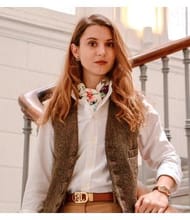 Laura PETROVA, Dirigeant