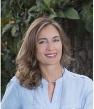 Susanne HEY, Directeur