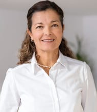 Lara VAN ROOYEN, Commercial agent
