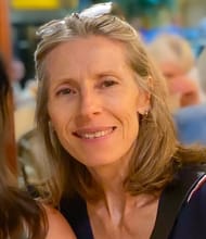 Lucile BENAY, Commercieel agent