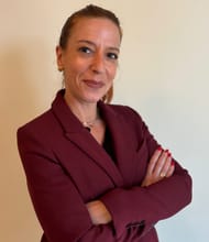 Victoria STONE, Agente comercial