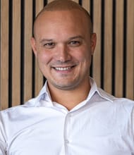 Loïc SIMEONE, Service transaction achat-vente-promotion