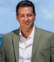 Pablo YAHUDA, Proprietário