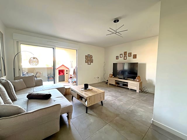 Appartement à vendre - 83700, Saint-Raphael (Bas de Valescure), France, 583zNe - Melsia