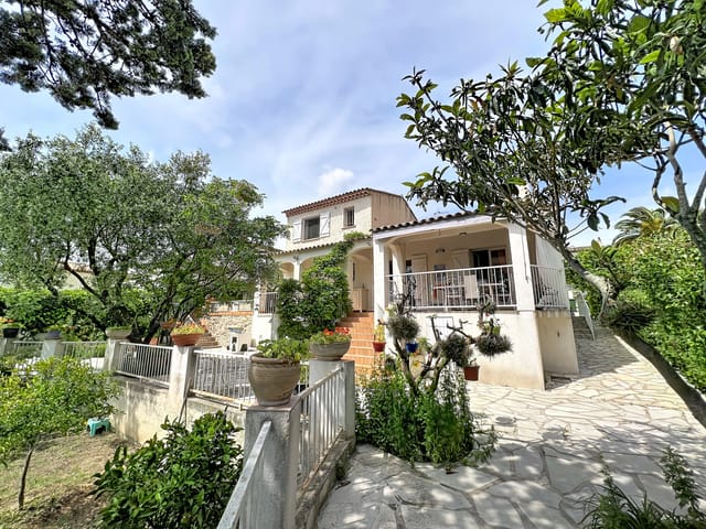 Casa in vendita - 83600, Frejus, France, 5D8AJ7 - Melsia