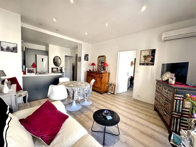 Appartement te koop - 83700, Saint-Raphael (Centre Ville), France, 5D8kP8 - Melsia