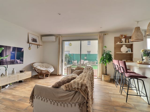 Apartment for sale - 83700, Saint-Raphael (Proche Centre Ville), France, 5RgZeP - Melsia