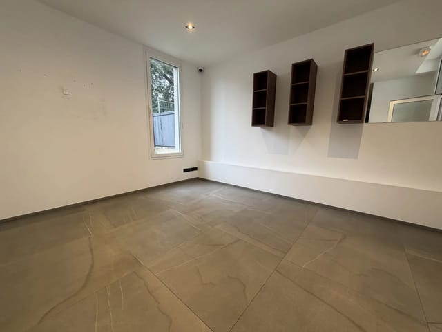Appartement à vendre - 83700, Saint-Raphael (Centre Ville), France, 5p0g6M - Melsia