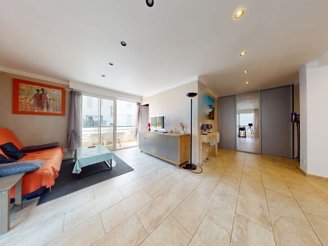 Apartment for sale - 83700, Saint-Raphael (Proche Centre Ville), France, 5przAw - Melsia