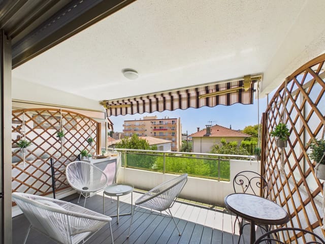 Appartement à vendre - 06160, Antibes (Bijou Plage), France, 5rAxwd - Melsia