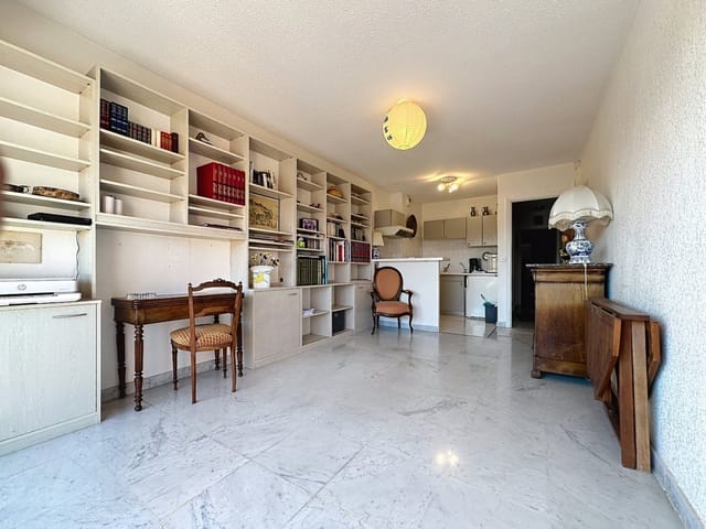 Appartement à vendre - 83700, Saint-Raphael (Centre Ville), France, G6JLQP - Melsia