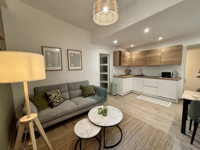 Appartement te koop - 06300, Nice (Vieux Nice), France, GLJ8kO - Melsia