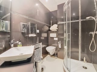 Ufficio - Loc. Professionale in vendita - 83700, Saint-Raphael (Centre Ville), France, GLMK4n - Melsia