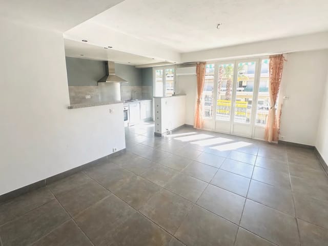 Appartement à vendre - 06800, Cagnes-Sur-Mer (Maréchal Juin), France, GLjZMp - Melsia
