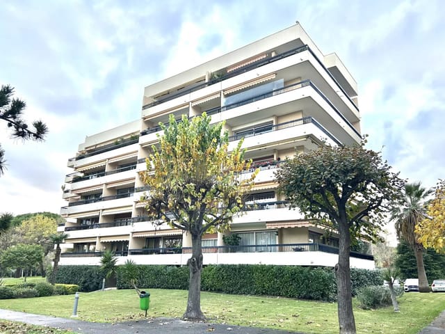 Appartement à vendre - 06270, Villeneuve-Loubet (Bouches Du Loup), France, X7J1Dv - Melsia