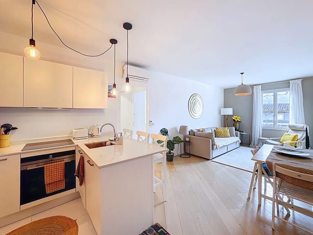 Appartement à vendre - 06300, Nice (Vieux Nice), France, X7J8W0 - Melsia
