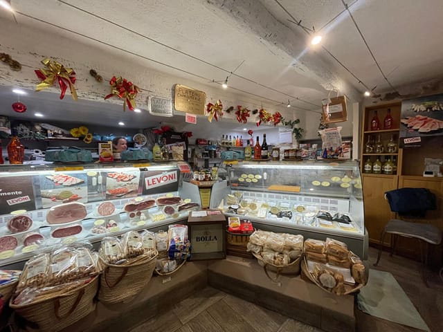 Commerce/Bureau à louer - 06140, Vence (Vieille Ville), France, X7WRNw - Melsia