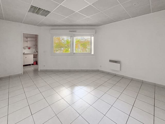 Commerce/Bureau à vendre - 06800, Cagnes-Sur-Mer, France, X7WRyv - Melsia