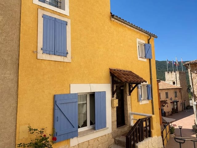 Dorfsitz zu verkaufen - 18, Rue Tracastel, 06850, Saint-Auban (Village), France, XexLYr - Melsia