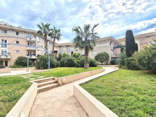 Appartement te koop - 83600, Frejus (Port Fréjus), France, Xm43Rd - Melsia