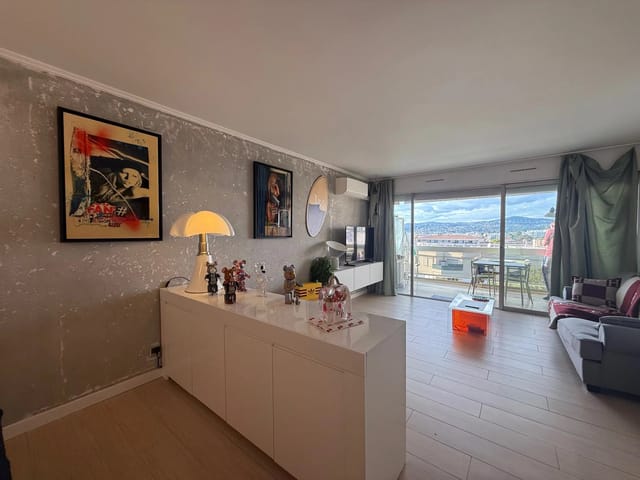 Appartement à vendre - 06160, Antibes (Rostagne), France, Xmvjej - Melsia