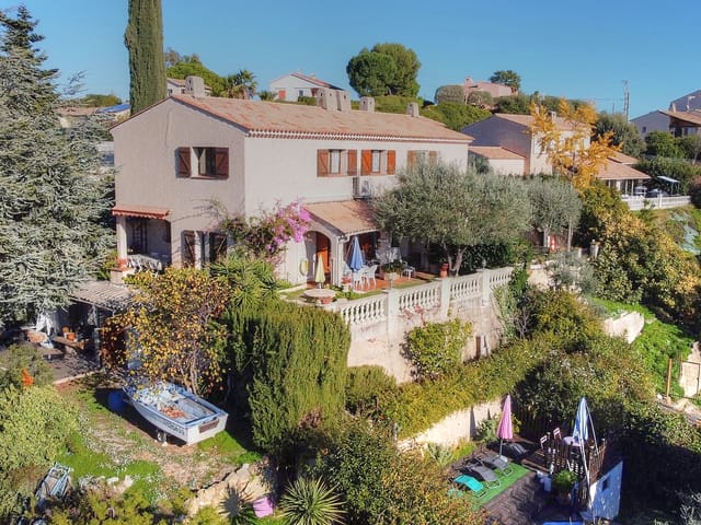 Casa bifamiliare in vendita - 06700, Saint-Laurent Du Var (Corniche Fahnestock), France, Xmvl3A - Melsia