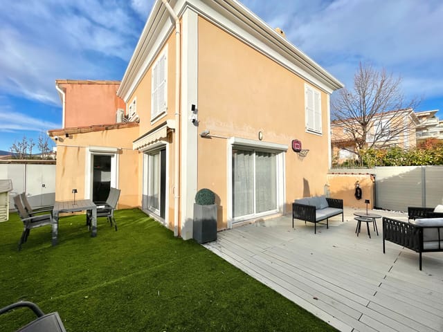 Huis te koop - 26, Camin de l'Arieta, 06200, Nice (Corniche Fleurie), France, XmvwMd - Melsia