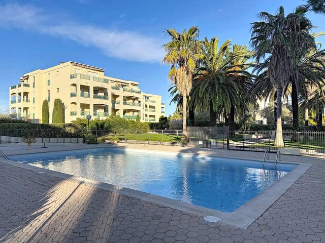 Appartement à vendre - 06600, Antibes (Piscine), France, XmvwkQ - Melsia