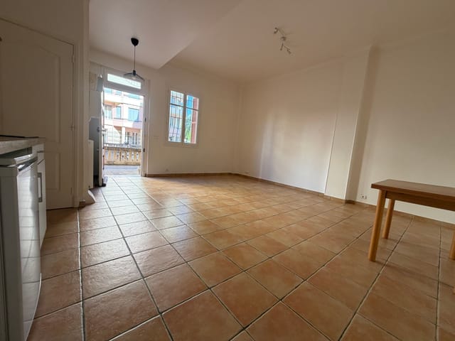 Appartamento in vendita - 9, bis Avenue Désambrois, 06000, Nice (Centre Ville), France, XmwLLL - Melsia