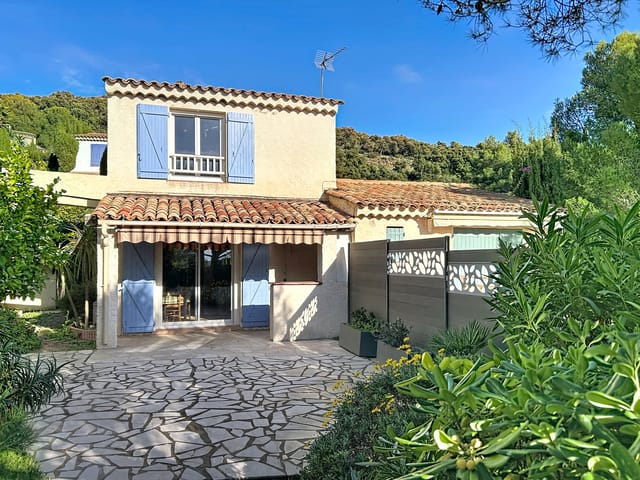Huis te koop - 83530, Saint-Raphael (plage et commerce), France, XyPjN3 - Melsia