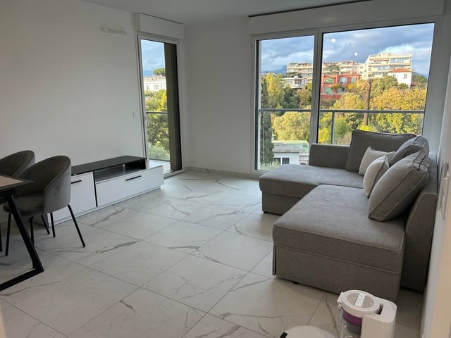 Wohnung zu verkaufen - 201, Chemin des Paluds, 06700, Saint-Laurent Du Var (Port Saint Laurent), France, b1JJg8 - Melsia
