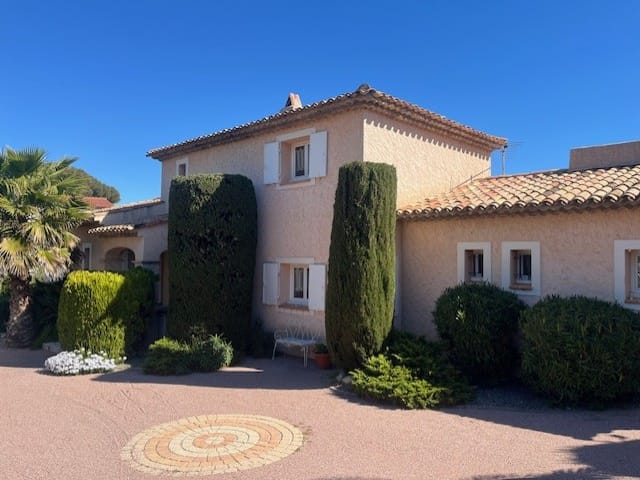 Haus zu verkaufen - 83380, Roquebrune-Sur-Argens (Les Issambres), France, b1kdo0 - Melsia