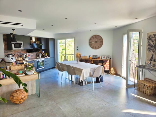 Huis te koop - 06950, Falicon, France, b1xgnn - Melsia