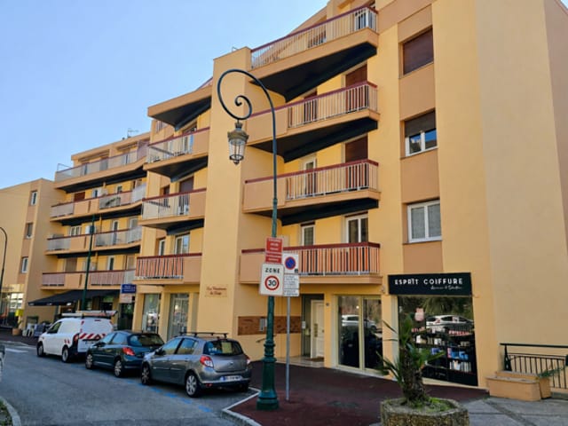 Commercial premises for sale - 48, Avenue des Ferrayonnes, 06270, Villeneuve-Loubet (Village), France, bkvqRA - Melsia