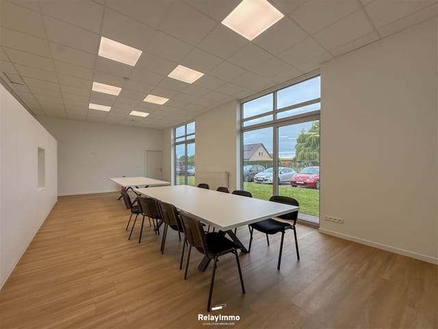 Commercio/Ufficio in affitto - 7600, Péruwelz, Belgique, bo6OKL - Melsia