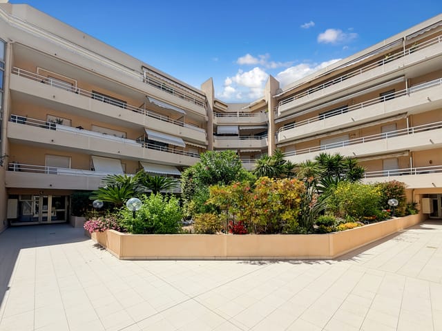 Appartement à vendre - 06800, Cagnes-Sur-Mer (Centre), France, bowV2Q - Melsia